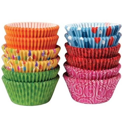 Lot de 300 caissettes à cupcakes blanches * - Wilton - La Guilde Culinaire Lot de 300 caissettes à cupcakes blanches * - Wilton - La Guilde Culinaire