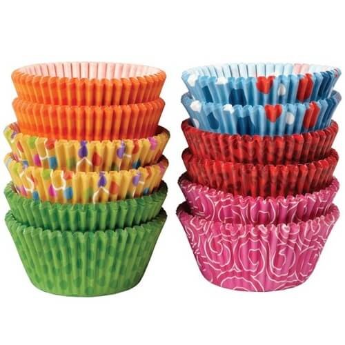 300 caissettes wilton colorées pour muffins et cupcakes